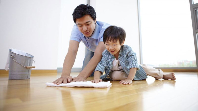 Vệ sinh bề mặt gạch matt thường xuyên để đánh bay bụi bẩn, tạo cảm giác dễ chịu khi đi lại