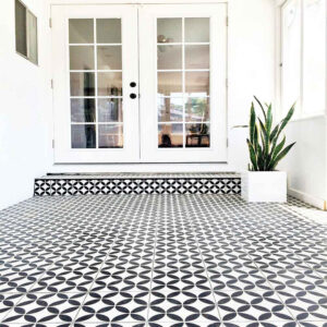 Gạch bông với tông đen trắng tối giản lát hiên nhà