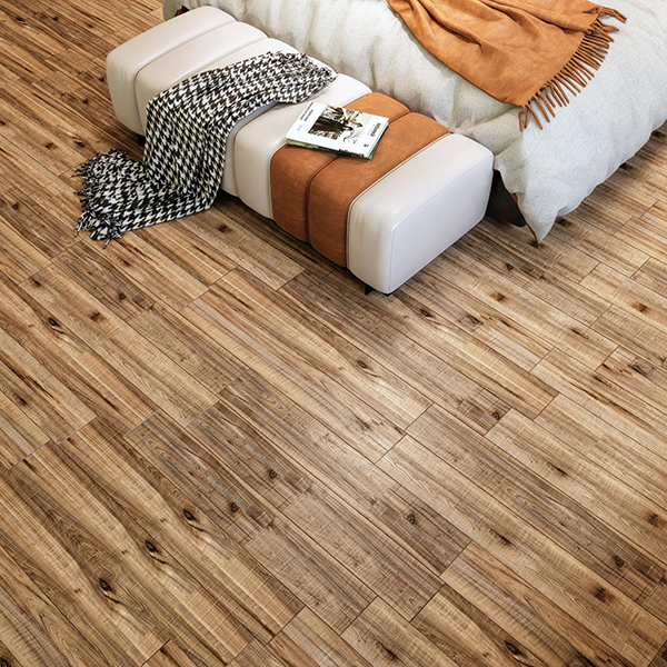 Lựa chọn gạch giả gỗ tương ứng với diện tích phòng ngủ để không gian thêm hài hòa, cân đối