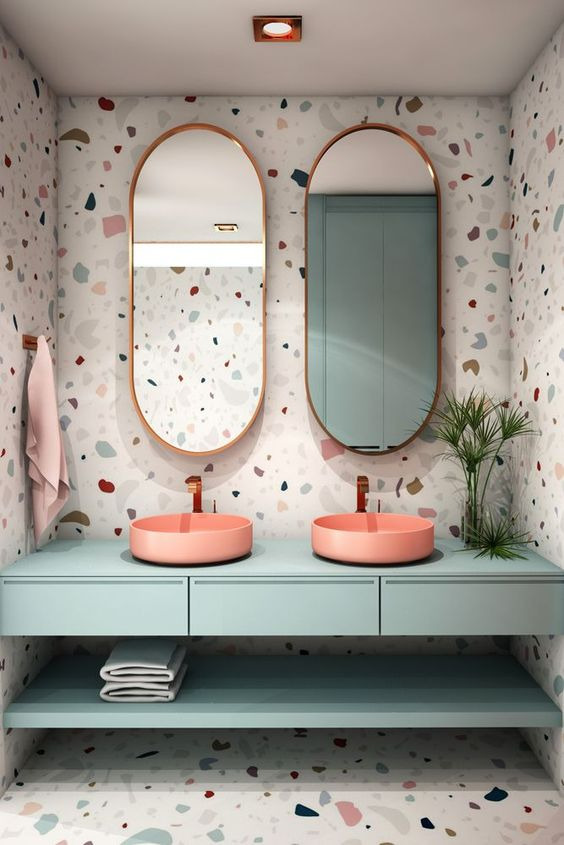 Với những mẫu gạch ốp tường Terrazzo tông màu sáng, gia chủ có thể kết hợp cùng nội thất có gam màu đậm hơn để không gian thêm hài hòa, nổi bật