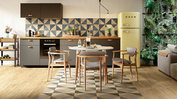 Phòng bếp đậm chất thiên nhiên sử dụng gạch ốp tường hình học tông màu nâu - xanh xen kẽ