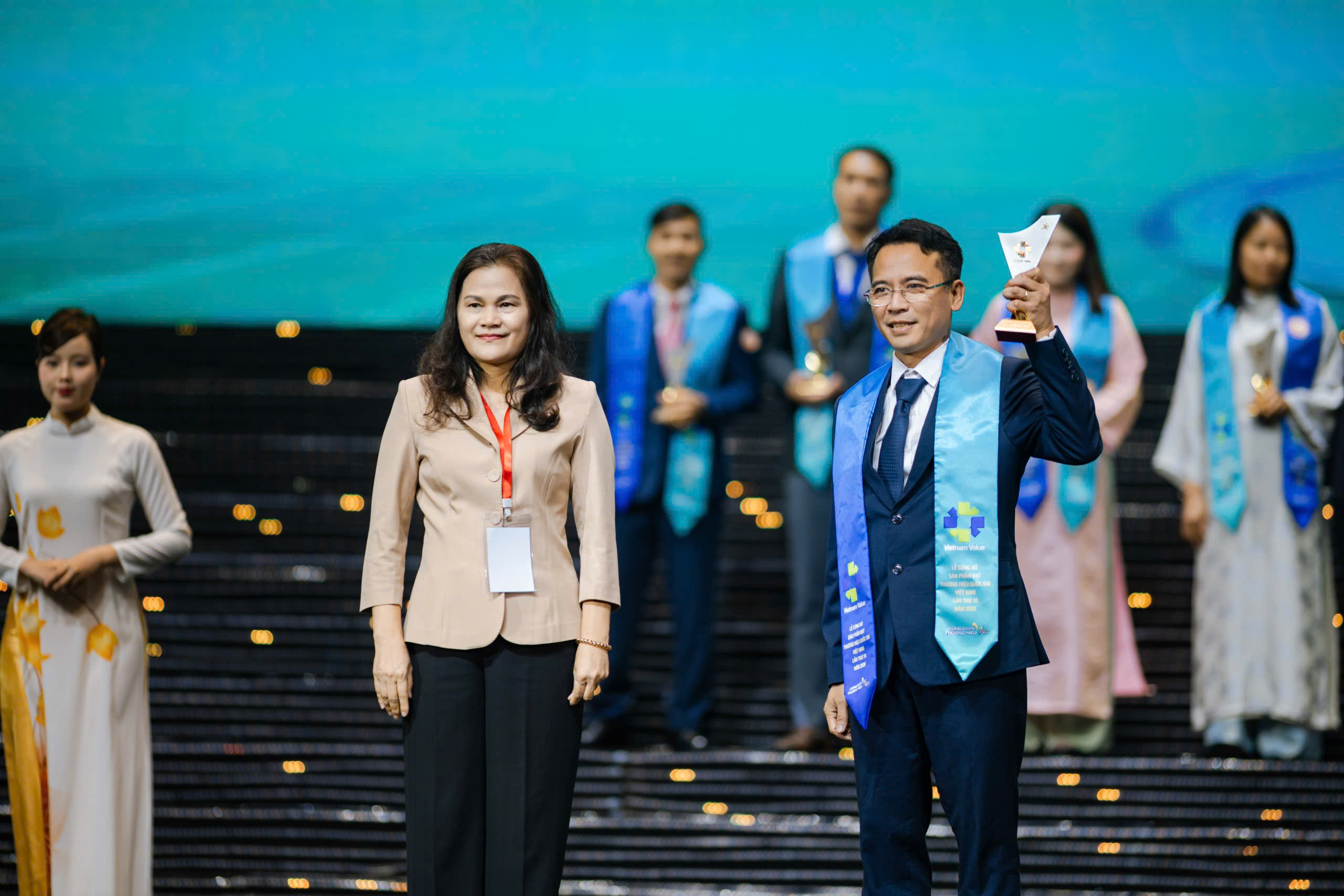 THƯƠNG HIỆU QUỐC GIA KHÔNG PHẢI ĐÍCH ĐẾN: CMC VÀ BÀI TOÁN NÂNG TẦM SỨC CẠNH TRANH CỦA THƯƠNG HIỆU VIỆT